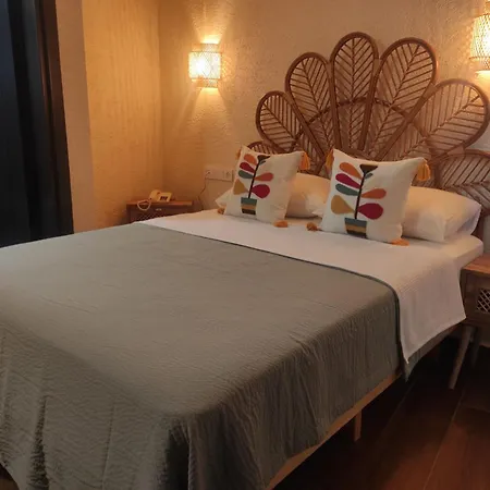 Hotel Ados