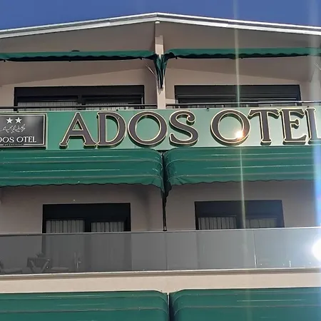 Hotel Ados