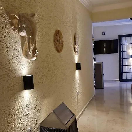 Ados Hotel