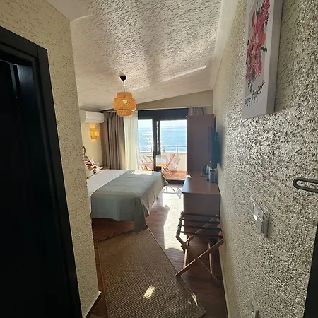 Hotel Ados 2*