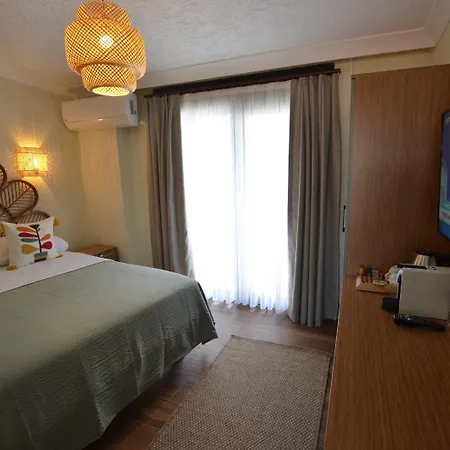 Hotel Ados