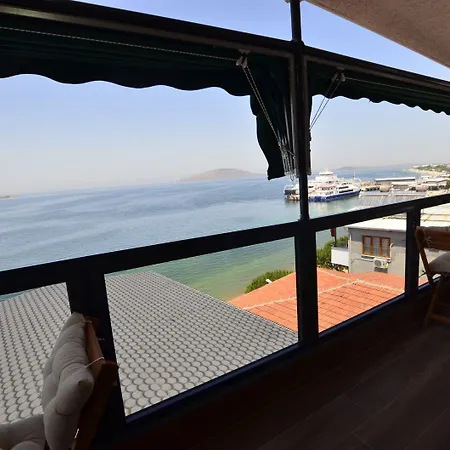 Ados Hotel 2*